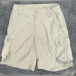 Under Armour Cargo Shorts size YSM
